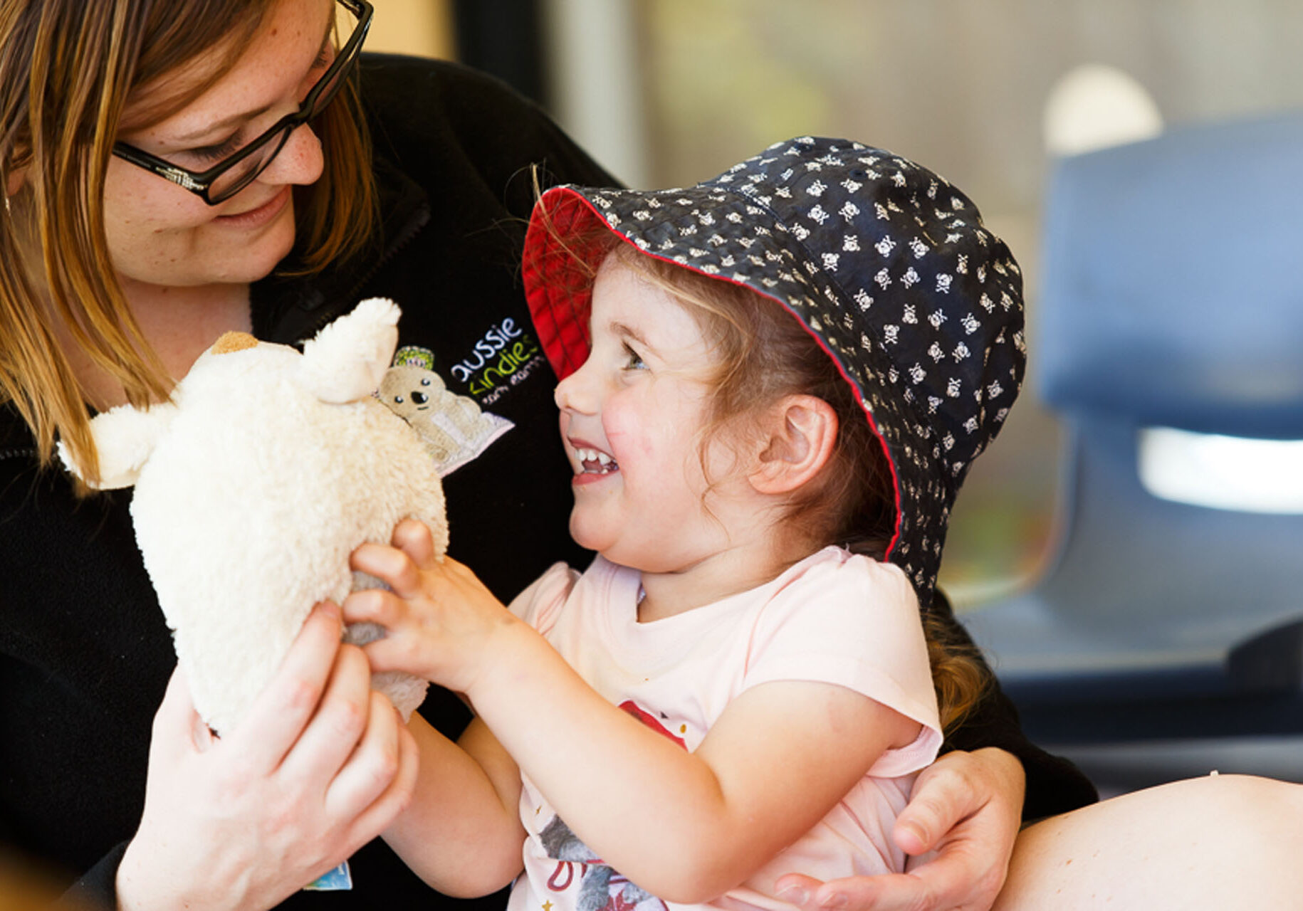 Aussie-Kindies-Kyabram-Educator-and-Child-4011 Benefits of sensory play | Aussie Kindies child care centre